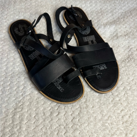 Sorel Ella Criss Cross Sandals - Picture 4 of 7